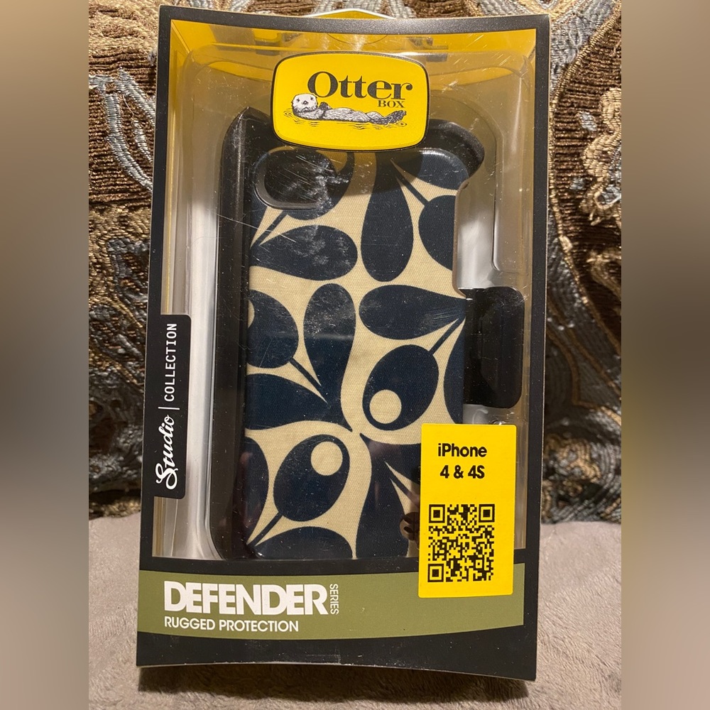 Otter box for iPhone 4-4S